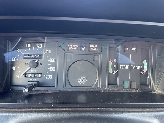 Volvo 244 14 of 16