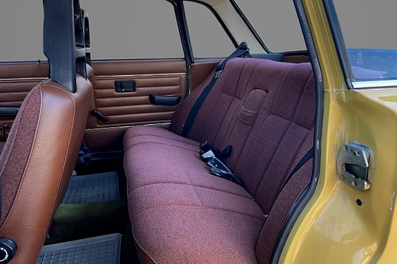 Volvo 244 12 of 16