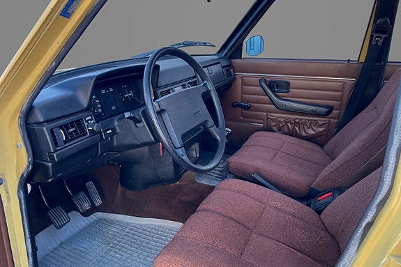 Volvo 244 8 of 16