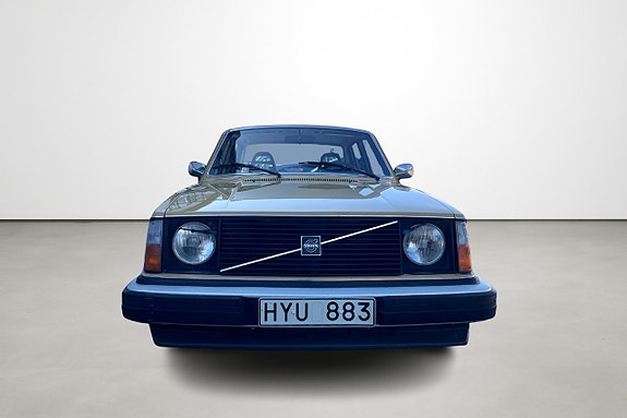 Volvo 244 7 of 16