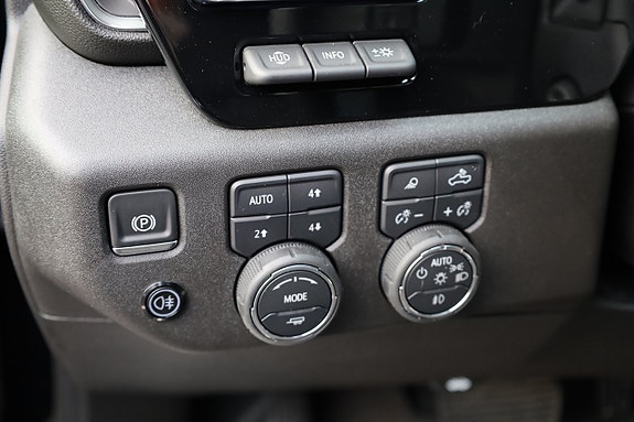 Chevrolet Silverado 1500 19 of 24