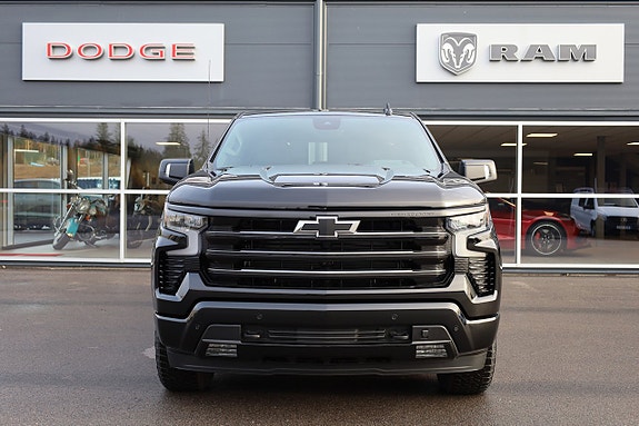 Chevrolet Silverado 1500 3 of 5