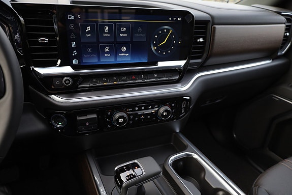 Chevrolet Silverado 1500 14 of 24
