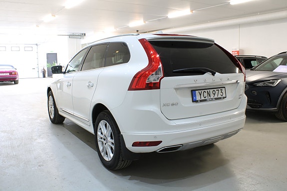 Volvo XC60 3 of 5