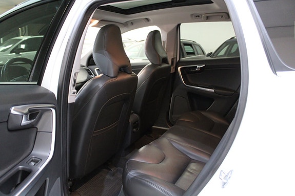 Volvo XC60 6 of 11