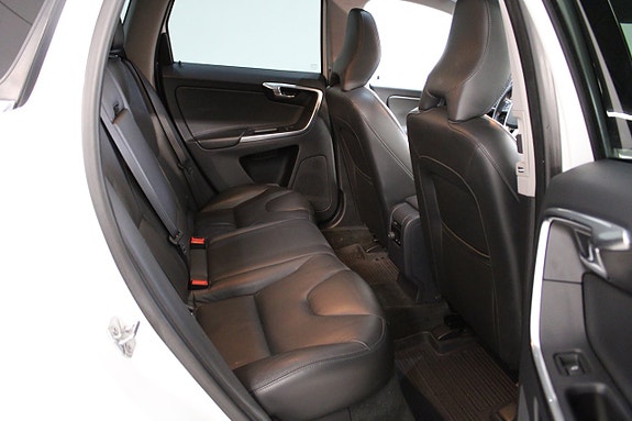 Volvo XC60 8 of 11