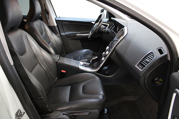 Volvo XC60 7 of 11