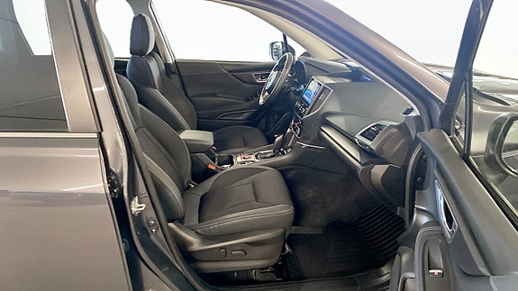 Subaru Forester 3 of 5