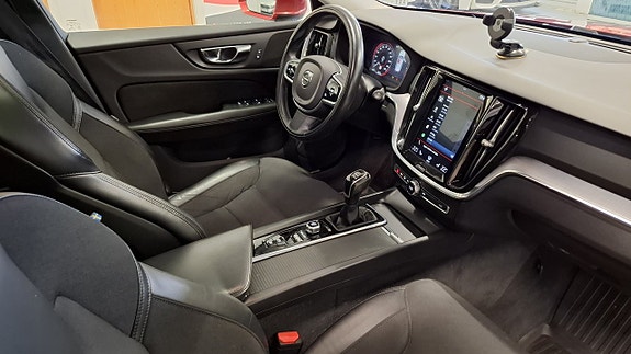 Volvo V60 11 of 29