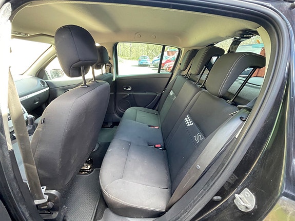 Renault Clio 7 of 15