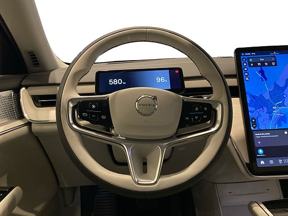 Volvo EX90 10 of 15