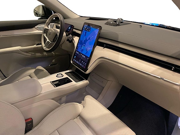Volvo EX90 4 of 15