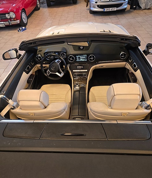 Mercedes-Benz SL500 5 of 5