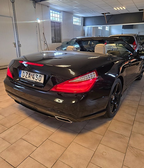 Mercedes-Benz SL500 11 of 11
