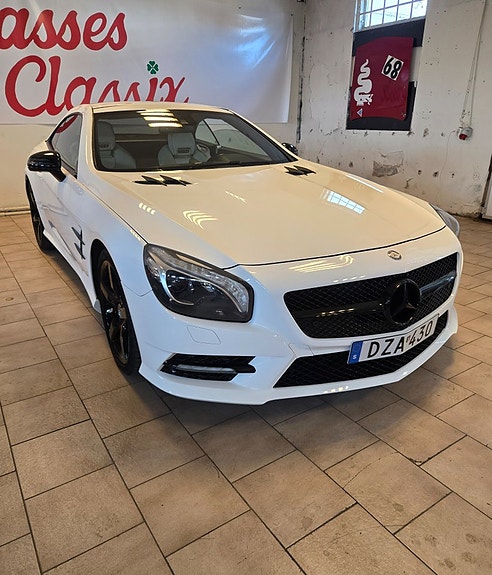 Mercedes-Benz SL500 3 of 5