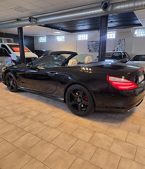 Mercedes-Benz SL500 8 of 11