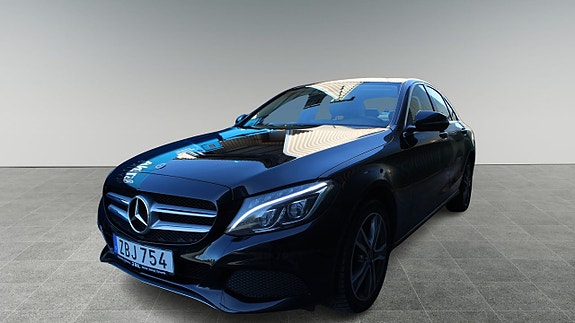 Mercedes-Benz C220 d 2 of 13