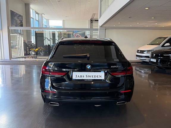 BMW 520d 4 of 5