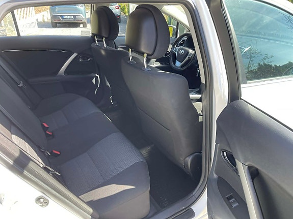 Toyota Avensis 16 of 22