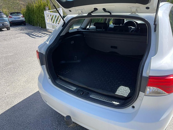 Toyota Avensis 19 of 22