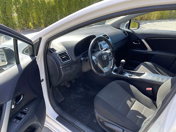 Toyota Avensis 15 of 22