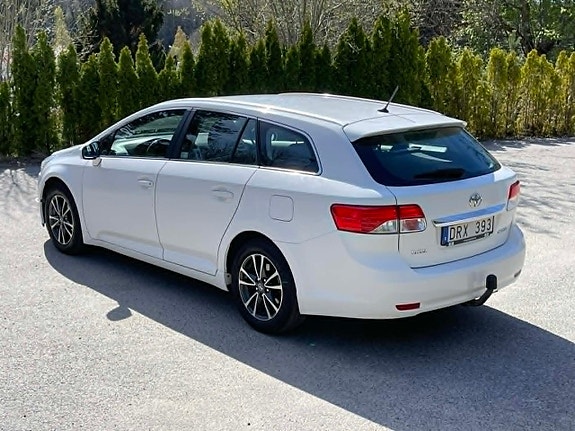 Toyota Avensis 8 of 22