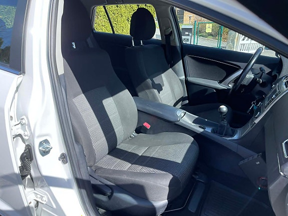 Toyota Avensis 13 of 22