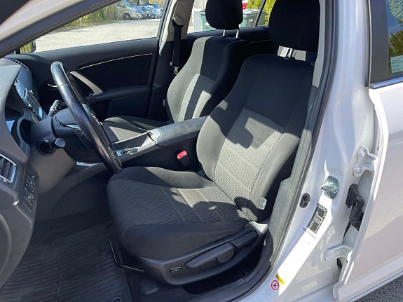 Toyota Avensis 11 of 22