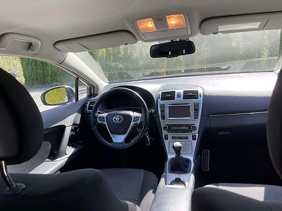 Toyota Avensis 10 of 22