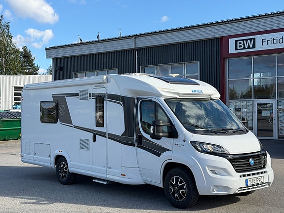 Knaus Sky Ti Scandinavian selection 700 MEB - Toa bak - Låga långbäddar - Automat - Nyservad -