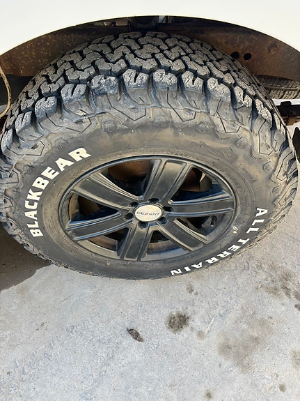 Nissan Navara 2 of 7
