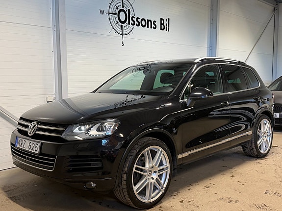 Volkswagen Touareg 2 of 5