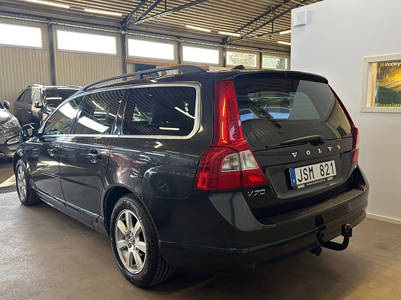 Volvo V70 4 of 19