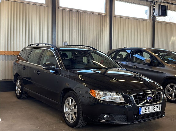 Volvo V70 3 of 19