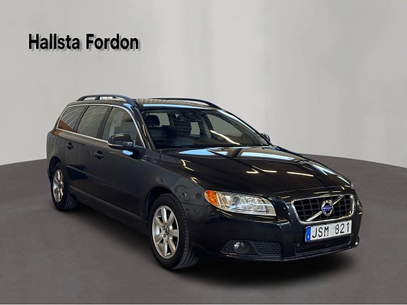 Volvo V70 3 of 19