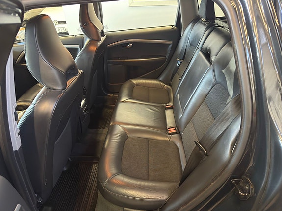 Volvo V70 8 of 19