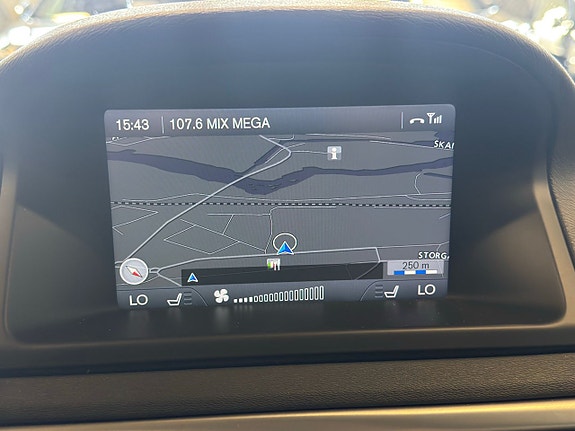 Volvo V70 12 of 19
