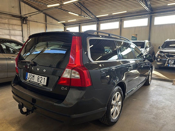 Volvo V70 6 of 19
