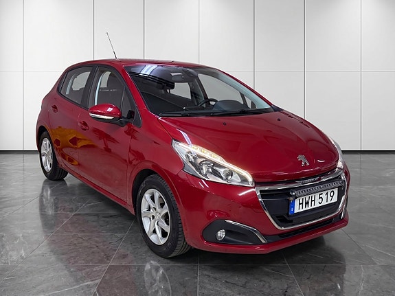 Peugeot 208 3 of 5