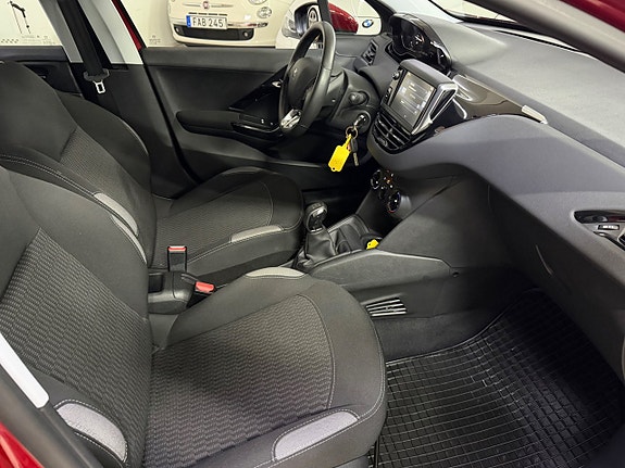 Peugeot 208 15 of 18