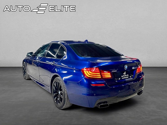 BMW 550i 3 of 5