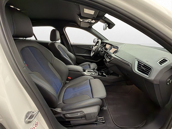 BMW 118i 24 of 30