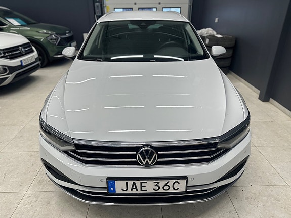 Volkswagen Passat 3 of 5