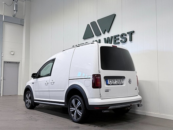 Volkswagen Caddy Alltrack 4 of 5