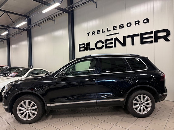 Volkswagen Touareg 2 of 5