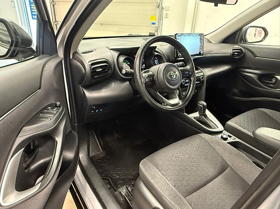 Toyota Yaris Cross 11 of 24