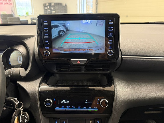 Toyota Yaris Cross 17 of 24