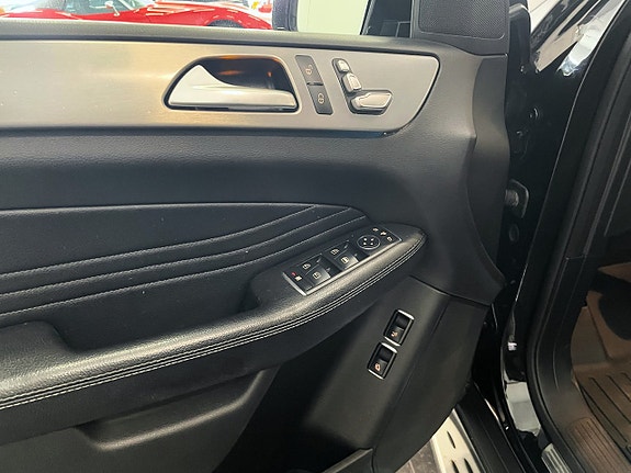 Mercedes-Benz GLE350 d 16 of 19