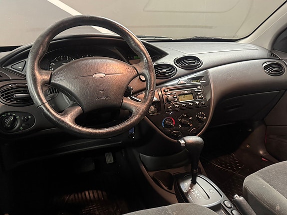 Ford Focus 8 of 15