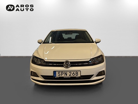 Volkswagen Polo 2 of 5